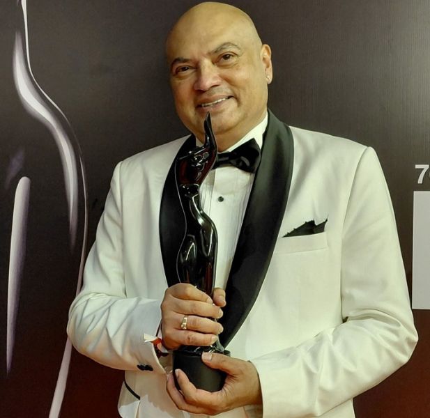 File:Joy Bimal Roy.jpg